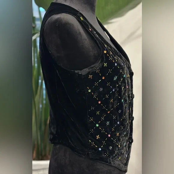 Vintage Banana Republic Velvet Beaded
Vest 90s Flair Size 10 - Picture 9 of 16